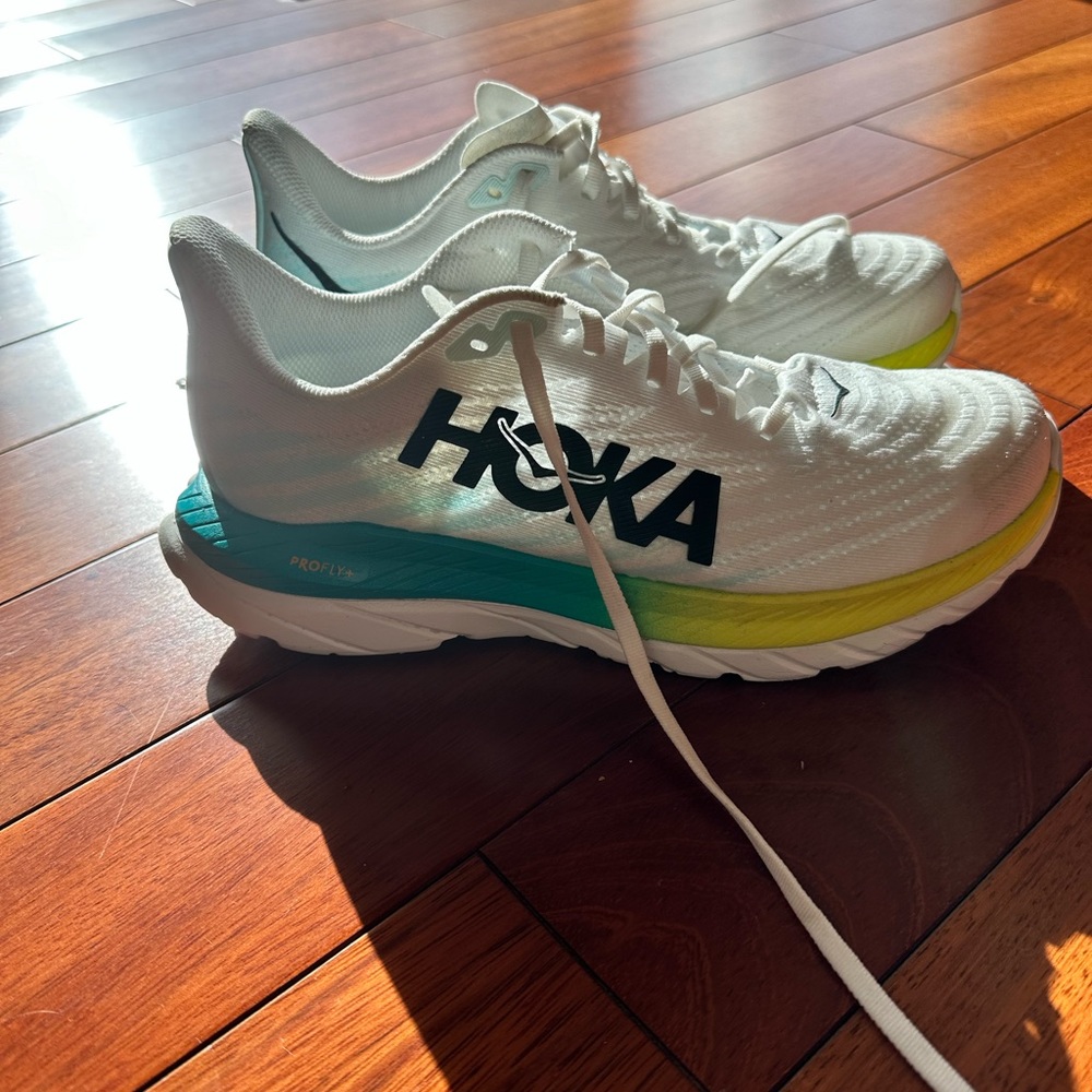 HOKA ONE ONE® Mach 5 Running Shoe size 8.5